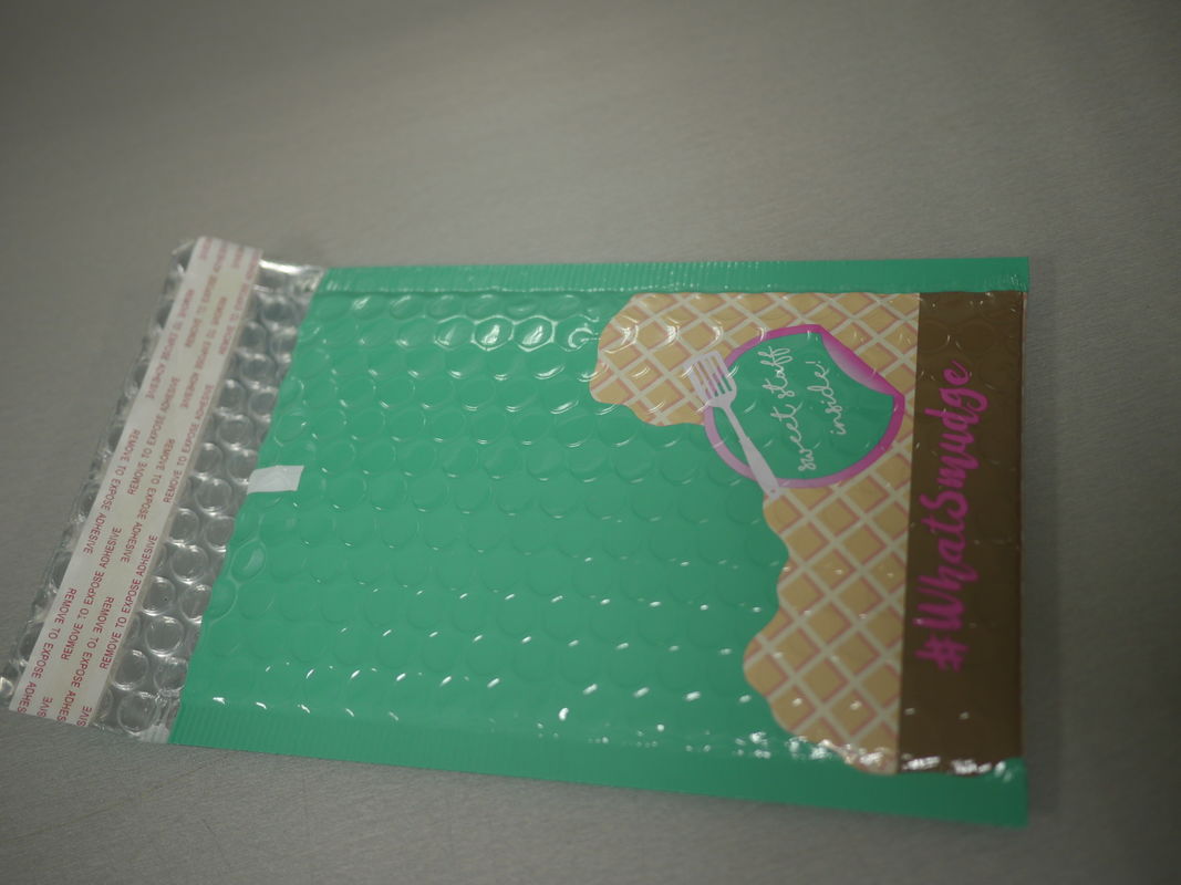 40~200gsm Colored Bubble Mailers Small Size With Bubble Wrap Inside supplier